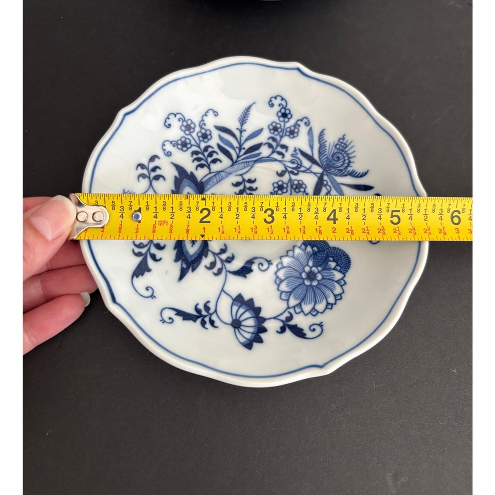 Blue Danube Japan Blue Onion Porcelain Saucers Scalloped Edge Set of 5 5.5" - Picture 3 of 6